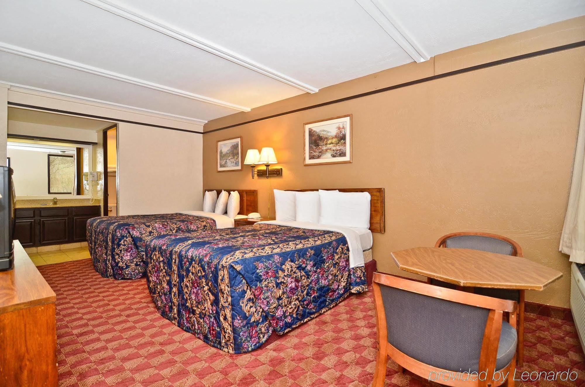 Spanish Trace Inn Athens Bilik gambar